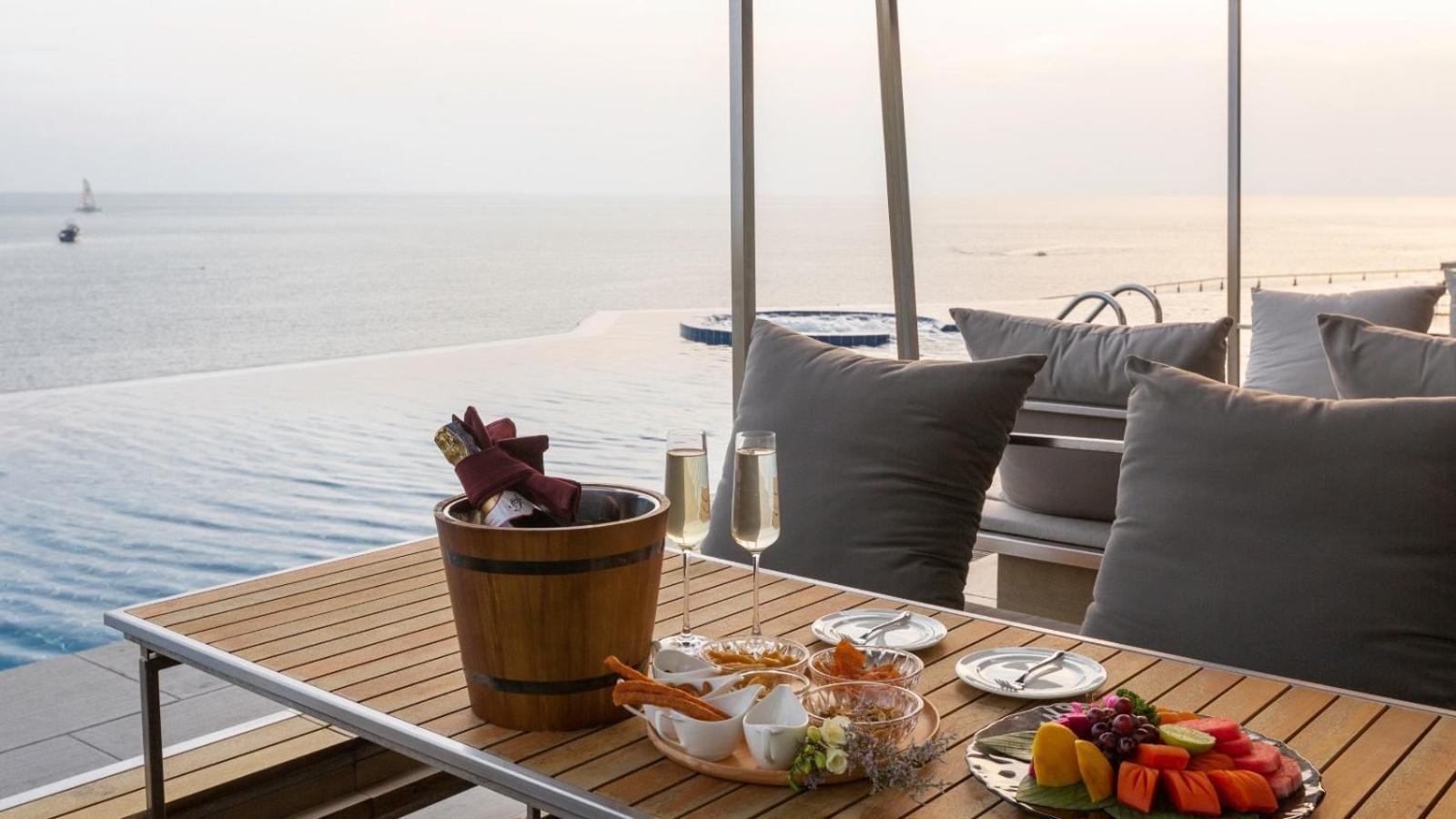 Villa Thousand Cliffs Nai Harn ภายนอก รูปภาพ